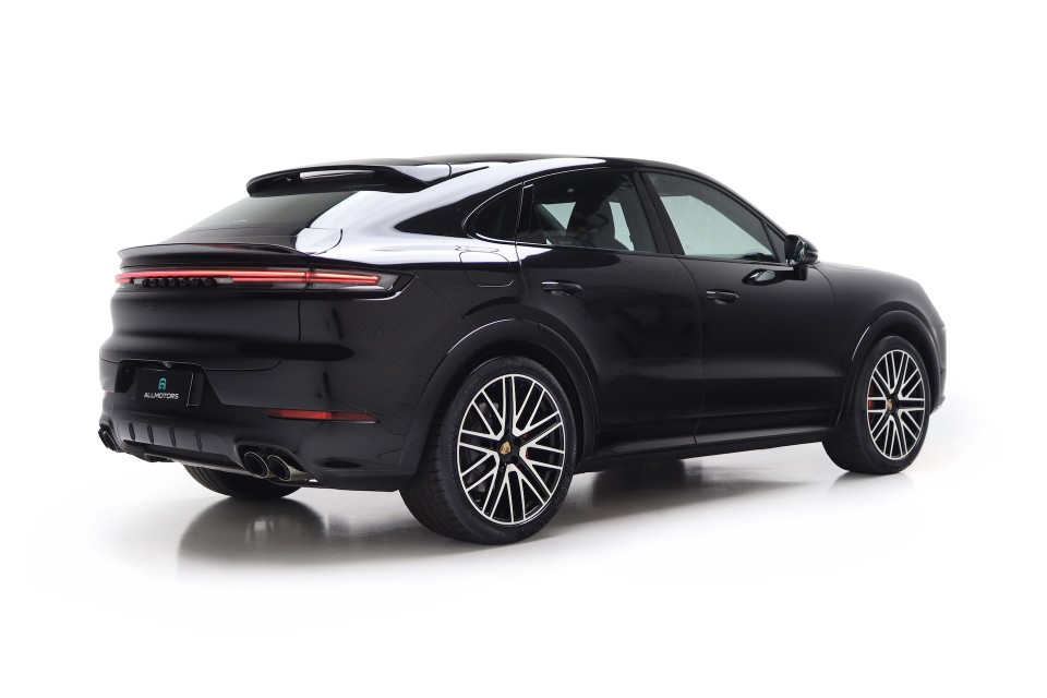 Porsche Cayenne GTS Coupé 2025 - Vista 3