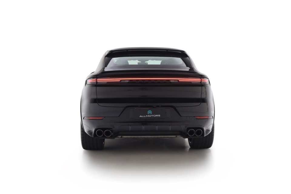 Porsche Cayenne GTS Coupé 2025 - Vista 4